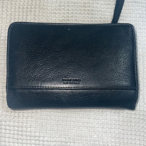 Great condition genuine leather multi functional wallet - Picture 2 of 10